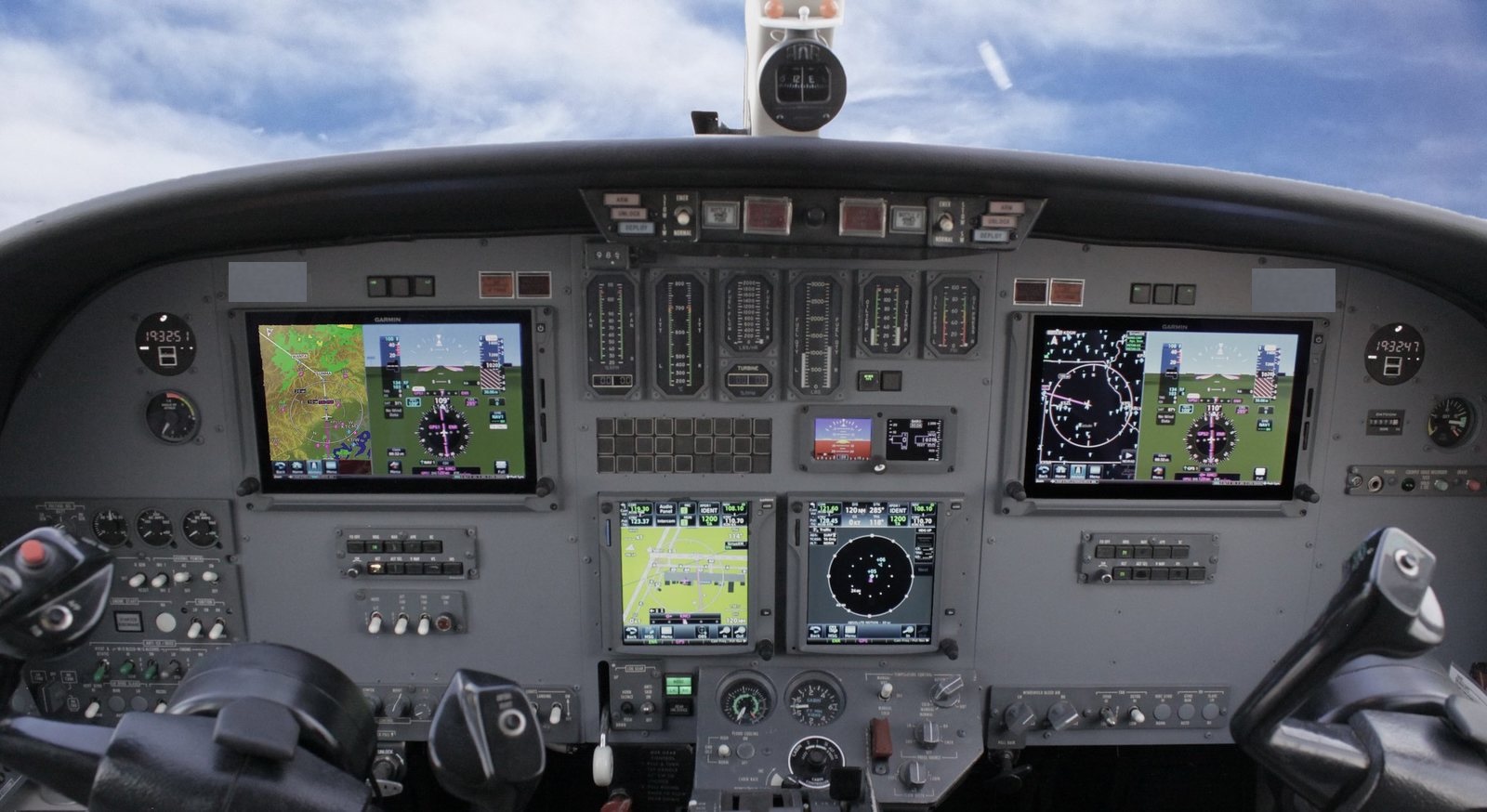 Citation 560 Garmin G700 TXi avionics refurbishment with radar and ADS-B transponders
