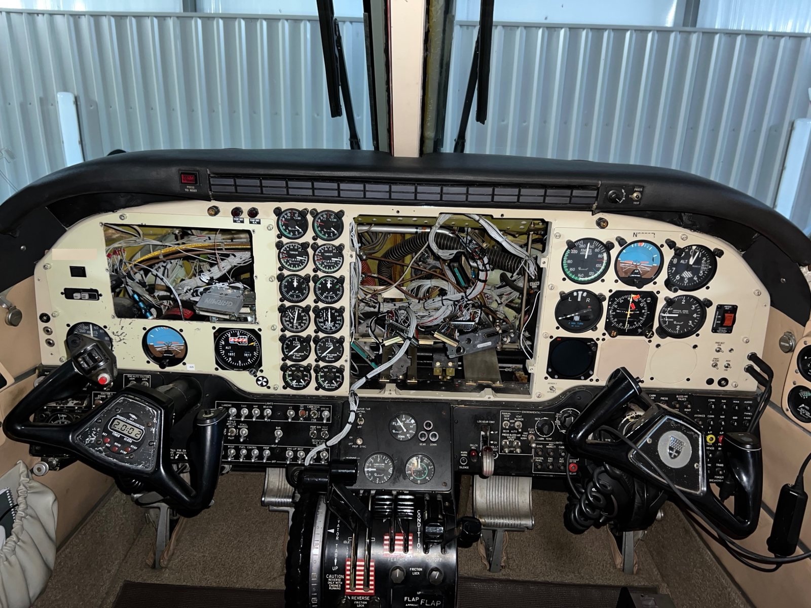 Light aircraft avionics wiring installation